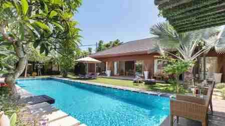 A Private Tropical Sanctuary in the Middle of Seminyak