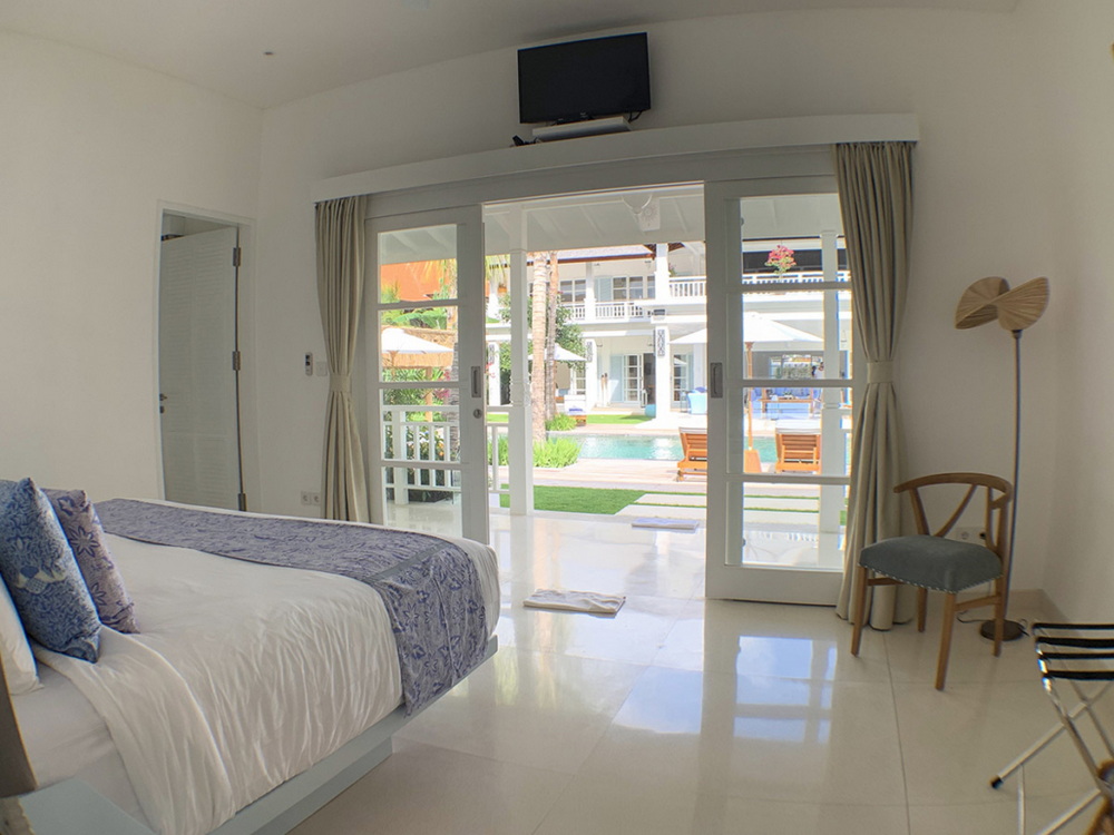 6 Bedroom Villas 500 meters away from Nelayan Beach